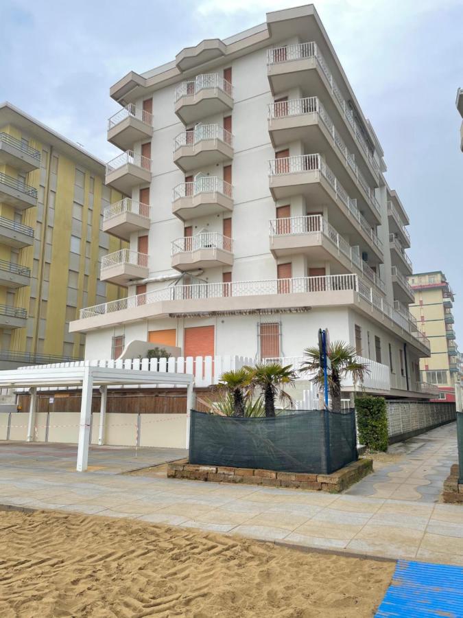 Condominio Union -Walterigato Apartments- Solo Per Famiglie- Jesolo Extérieur photo